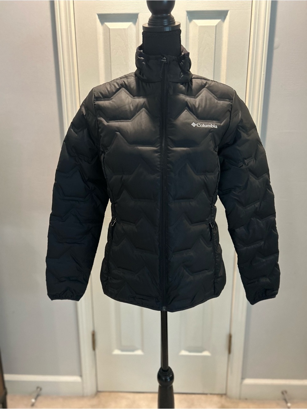 Columbia Black DeltaRidge HeatSeal 650 Down Jacket w/Heat Sealed Construction.S